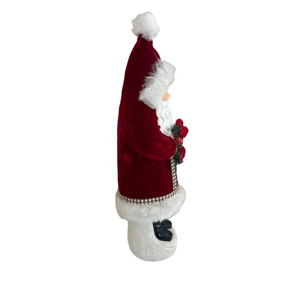 Vintage Santa Claus Figurine Holding Wreath Christmas Decor - Picture 2 of 8